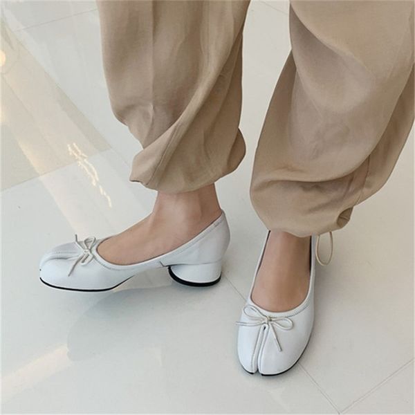 Chaussures habillées PXELENA célébrité en cuir véritable bout fendu rond talons bas femmes printemps nœud papillon Tabi Ninja cochon pieds pompes dames 220905