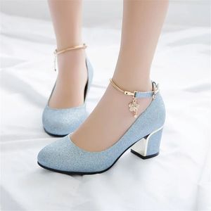 Zapatos de vestir PXELENA Mujeres Boda Zapatos de tacón alto Plata Azul Primavera Tobillo Correa Crystal Shallow Chunky Block Heel Bombas Lady Plus Tamaño 231108