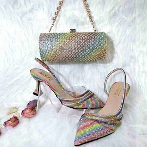 Kledingschoenen QSGFC 2022 Regenboogkleur Pointed Stiletto Simple Design Ladies schoenen en tas feestschoenen Bag Vriend Feestschoenen