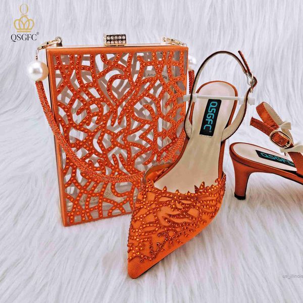 Chaussures habillées QSGFC élégant et beau creux en forme de corail orange avec la même couleur petite décoration strass chaussures et sac de fête pour dames