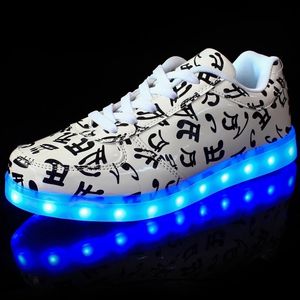 Chaussures habillées RayZing Music Casual LED hommes LED Mode CHANCE Coloré Lumineux Allumer Unisexe Blanc Argent À Minuit 230830