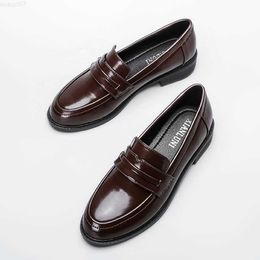 Chaussures habillées véritables chaussures Oxford femmes chaussures plates en cuir marron filles britanniques chaussures de rue dames Derby chaussures collège mocassins femmes mocassins solides L230724