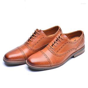Chaussures habillées en cuir rétro pour homme Valentine Gift britannique Brogues Office Shoe Designer Derby Men 2024813