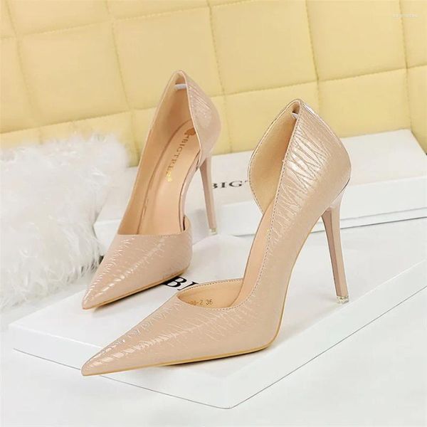 Zapatos de vestir estilo retro banquete tacones altos en beca poco profunda lado de patente en relieve puntiagudo ahuecado para mujeres para mujeres