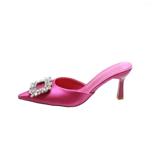 Kleding schoenen Rose Red Women Pumps Silk Satin Pointed Toe Rhinestone Crystal High Heel Woman Wedding Slip op Cup Hakken Muildieren