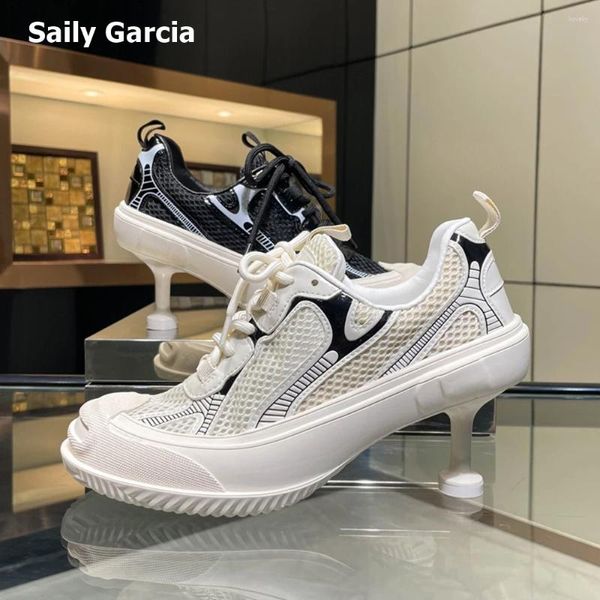 Chaussures habillées Round Tee Air Mesh Smile Lace Up Women Pumps 2024 Fashion Platform Mid Talons Sneakers Catwalk décontracté à talons hauts