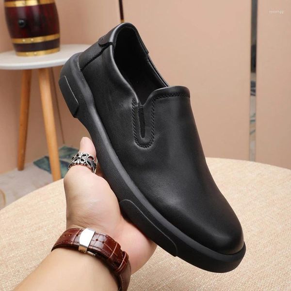 Chaussures habillées Round Toe en cuir authentique Chaussure pour hommes Business Business Forme Formal Loc de printemps Spring Rewing Designer Flats M9236