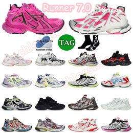 Zapatos de vestir Runner 7.0 Pistas Diseñadores de lujo Entrenadores negro blanco rosa azul Transmitir sentido retro corredor 7 hombres para mujer BURGUNDY Zapatillas de deporte jogging caminando Dhgate 35-46