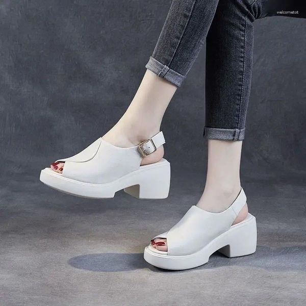 Chaussures habillées Sandales pour femme plate-forme féminine talons hauts chaussures en cuir été 2024 coin extérieur imperméable coins blancs talons vip