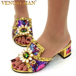 Zapatos de vestir Sepatu dan Sandal Wanita Fashion Baru Merek Mewah Bunga Berlian Imitasi Tetesan Air Orisinal Italia untuk Pesta Ukuran Besar 3743 230425