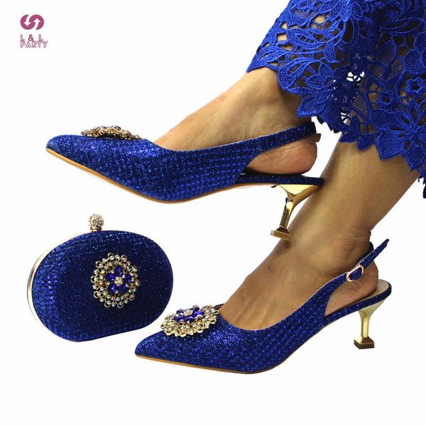 Zapatos de vestir diseño de damas sexy y bolso en color azul real bombas de punta puntiaguda con cristal brillante para fiesta