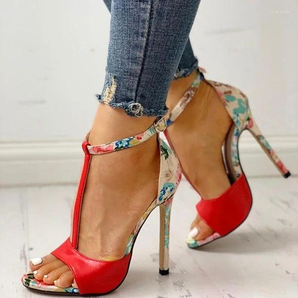 Zapatos de vestir Mujeres sexy T-Strap Sandalias con estampado floral 2024 Moda de verano Tacones súper altos Tacones abiertos Gladiador Mujer Bombas de fiesta