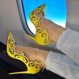 Chaussures habillées sexy jaune creux hauts hauts à lacets talons patent cuir breveté peu profond