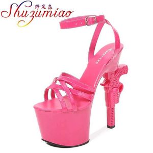 Chaussures habillées Shuzumiao Marque Talons hauts Femmes 2021 Sexy Gun Talon Sandales Plate-forme imperméable Fringe Bande croisée Pole Dance H240325