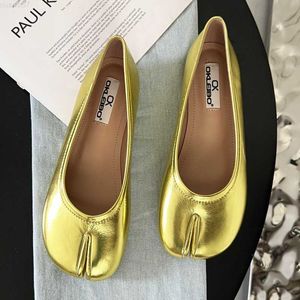 Kleidschuhe Silber/Gold Tabi Ninja Flats Damen Trotter Mocasines 2023 Split Toe Schuhe Damen Bequeme Slip On Loafers Femmes Lolita Mary Janes L230721