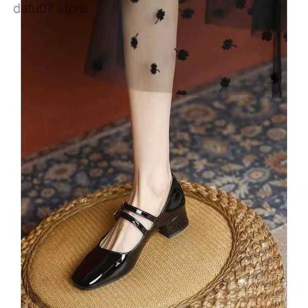 Zapatos de vestir Zapatos individuales con punta cuadrada plateada para mujer 2024 Verano Nueva hebilla doble Mary Jane con tacones gruesos Ballet de cuero pequeño alto H240313