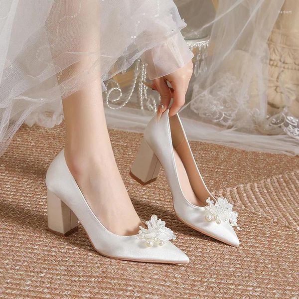 Robe chaussures taille 30-44 soie femmes talon épais bout pointu perles talons hauts mariage mariée demoiselle d'honneur blanc