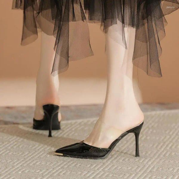Chaussures habillées Taille 31-43 2024 Été STILETTO Talon pointé Talons hauts Sandales transparentes cristallines pour les femmes minces