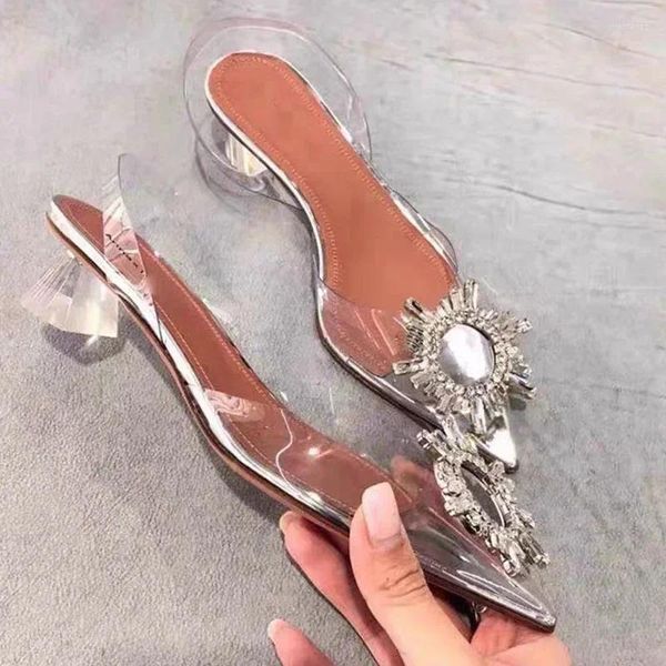 Zapatos de vestir talla 42 damas tacones altos begum begum Crystal Bombas de PVC con bulto Rosie Glass Sandal Slingback Pointed Toes Transparent