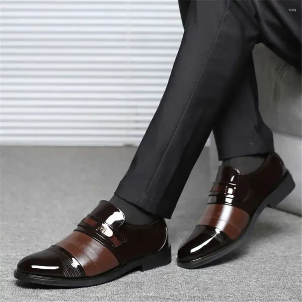 Zapatos de vestir slipon de cuero sintético negro para hombres elegantes boda novio hombre zapatillas de deporte ofrece mocasines