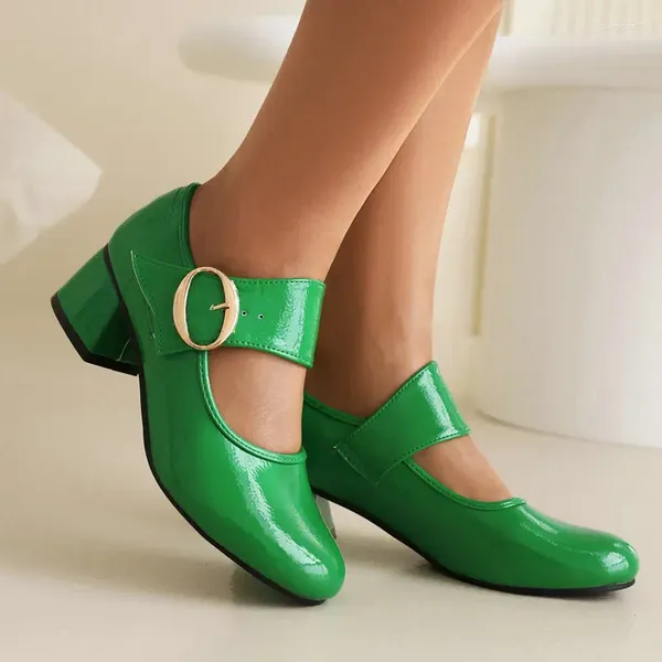 Chaussures habillées en cuir verni souple PU brillant vert bout rond filles douces printemps large boucle ceinture carré talons épais Mary Janes pompes