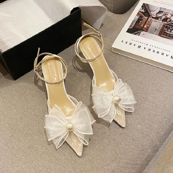 Zapatos de vestir primavera y verano encaje blanco de la boda de la boda de la boda arco del arco puntiagudo vestidos de tacones de aguja diariamente