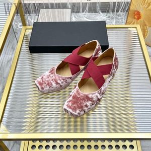 Robe chaussures printemps et talons hauts pour femmes tête carrée talon épais décontracté simple daim élastique fête de mode