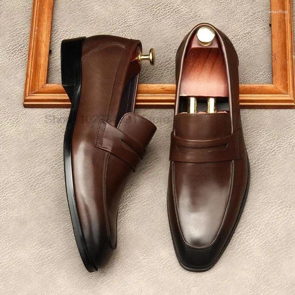 Zapatos de vestir Primavera Otoño Mocasines de oficina de trabajo para hombre Cuero genuino Negro / Café Resbalón en hombres Boda Negocio informal