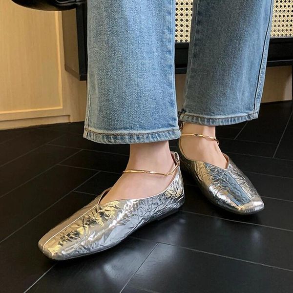 Zapatos de vestir Primavera / Otoño Bombas de mujer Cuero genuino para punta cuadrada Tacón bajo suave Oro Slip-on plisado