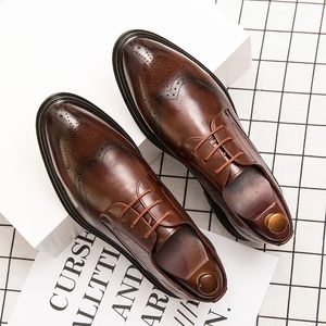 Chaussures habillées Printemps Gentleman Oxfords chaussures en cuir produits de luxe hommes chaussures mode décontracté bout pointu formel affaires mâle robe de mariée 231110