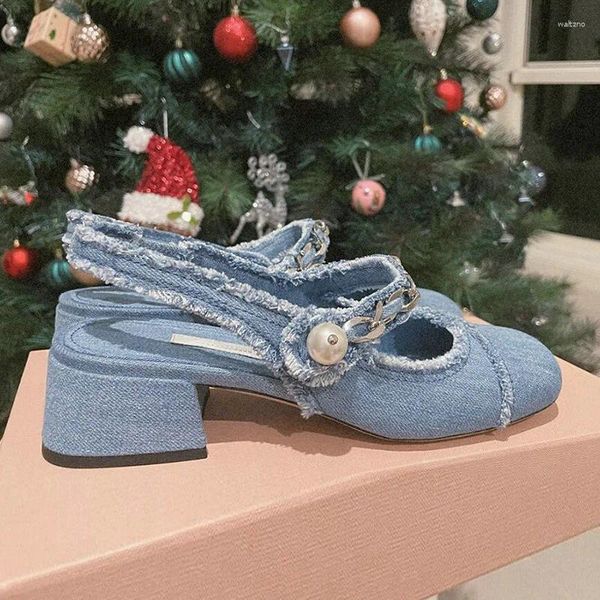 Chaussures habillées tête carrée baotou sandales femmes 2024 arrière pantoufles vides chaîne bleu talons grossiers pompes
