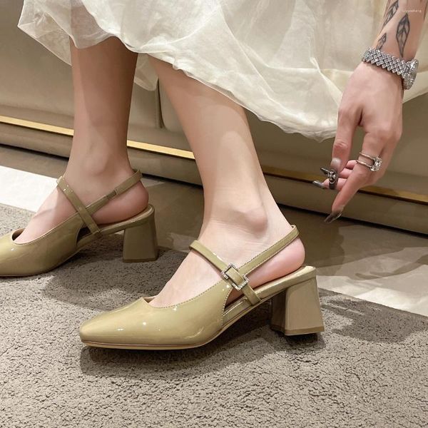 Zapatos de vestir Tacón de punta cuadrada Sandalias de charol para mujer Bombas sin cordones de moda al aire libre informales con parte inferior poco profunda