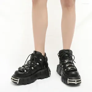 Zapatos de vestir Bombas de estilo británico de moda con estilo con adornos metálicos Tacones gruesos con cordones Mujeres