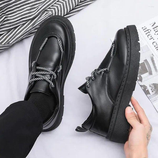 Zapatos de vestir Traje de cuero para hombres 2024 Niños Negocios Ropa formal Derby Fondo suave Boda Novio