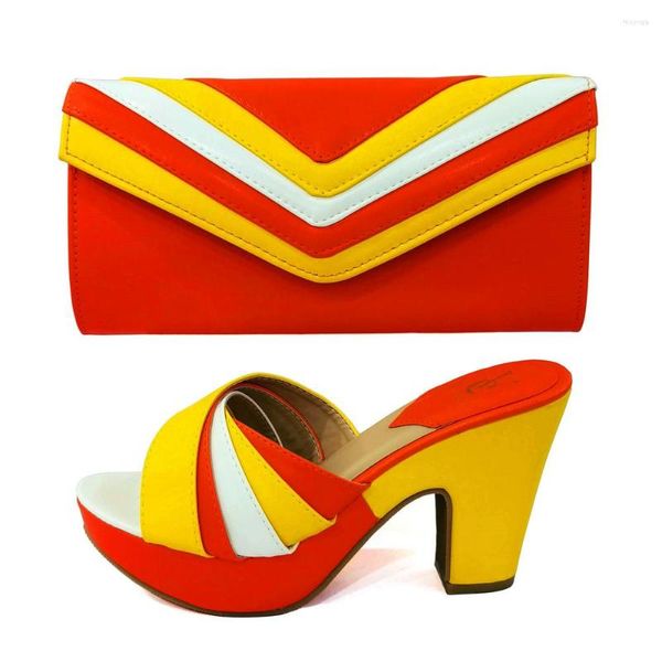 Zapatos de vestir de verano llegando al color naranja para nigeriano y bolsos al set a juego diseño italiano estilo maduro de tamaño pequeño