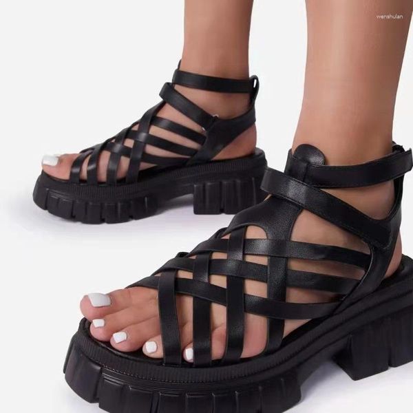 Zapatos de vestir Moda de verano Gladiador Mujeres Banda estrecha Plataforma cruzada Tacón cuadrado Peep Toe Roma Diseño Sexy Damas maduras Mujer