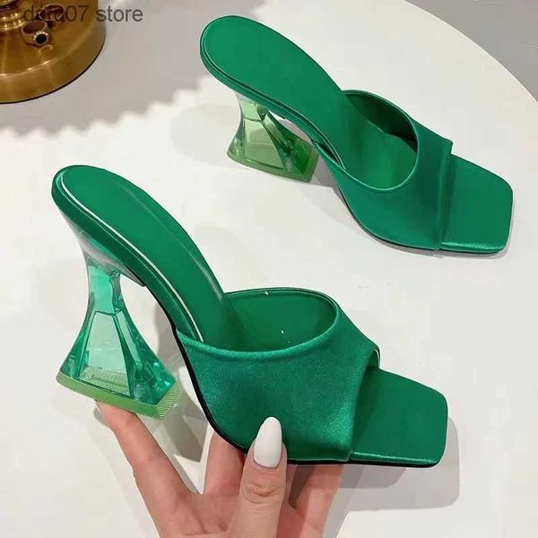 Chaussures de robe Été Vert Femmes Chaussures Pantoufles Soyeux Large Bande Transparent Étranges Talons Hauts Confortables En Cuir PU Diapositives Sandales PompesH2431