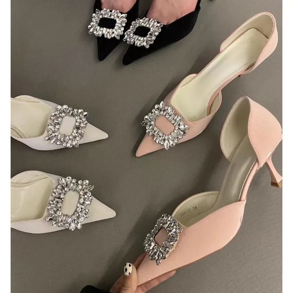 Chaussures habillées Chaussures d'été pour femmes talons Rose chaussures de mariage paillettes exposées chaussures documentaires chaussures à talons hauts escarpins classiques 231108