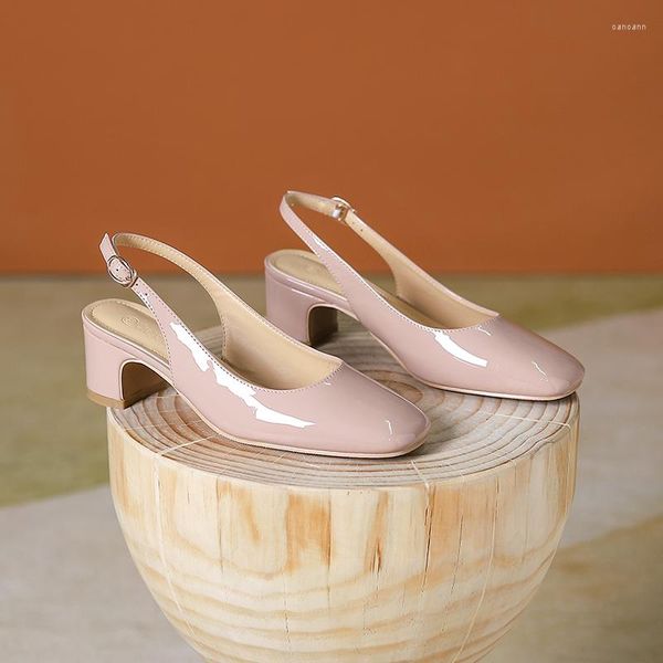 Chaussures habillées été femmes unique français un mot avec bout carré dos vide bouche peu profonde talon épais sandales Baotou