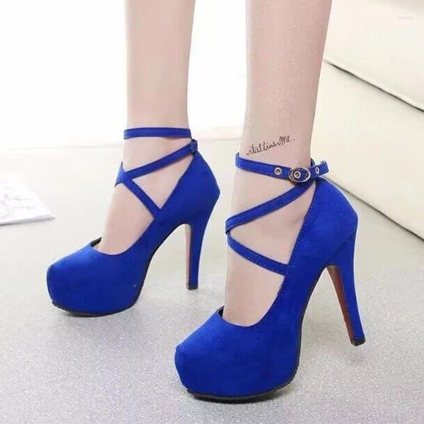 Zapatos de vestir tacones súper altos sandalias de moda sexy de lujo superficial 2024 diseñador de verano bombas elegantes tendencia Zapatos femme