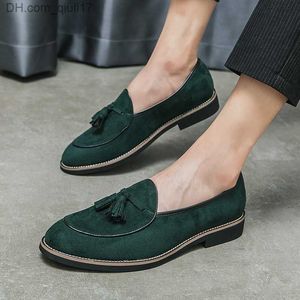 Zapatos de vestir Los zapatos planos de hombre clásicos de la marca son el paradigma de los zapatos casuales de hombre casual y los zapatos simples de ante Tassel Z230802