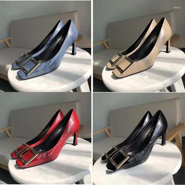 Chaussures habillées en cuir verni épais boucle carrée unique talons hauts pour femmes Banquet Banlieue