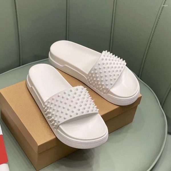 Zapatos de vestir Sandalias de remache de suela gruesa Punta abierta Resbalón sólido en mujeres y hombres Verano Tamaño grande Casual Outwear Estilo Moda