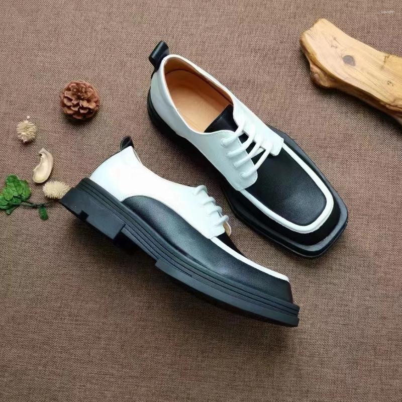 Zapatos de vestir Moda de alta calidad Negro con hombres blancos Cuero Cuadrado Toe Zapato formal Elegante Traje de lujo Hombre Casual Mocasines de oficina