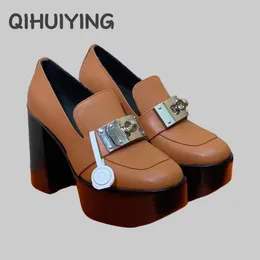 Chaussures habillées de qualité supérieure en cuir authentique plate-forme hauts à talons hauts en métal décora slip-ons plus tailles pompes femelles botas faits à la main mujer