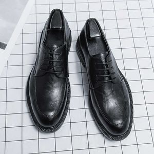 Kleding schoenen topkwaliteit hard koe lederen patroon mannen formele trouwjurk schoenen puntig gentleman mannen brogues oxfords nieuwe veer r230227