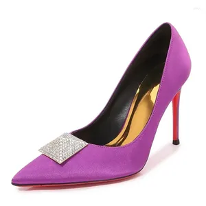 Chaussures habillées Top Qualité Purple Silk Pompes Pointu Toe Femmes Mode Rose Sexy Party avec Squre Strass Boucle Automne