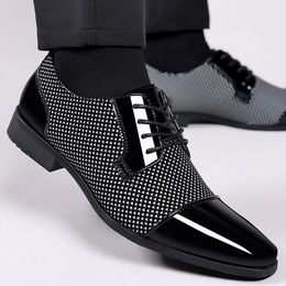 Zapatos de vestir Trending Classic Men Zapatos de vestir para hombres Oxfords Zapatos de charol con cordones Formal Black Leather Wedding Party Shoes 230713