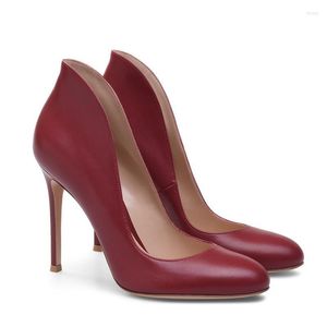 Chaussures de robe uniques en cuir couleur unie pompes à talons aiguilles bout rond talons hauts peu profonds simples plus taille passerelle personnalisée femmes Zapato