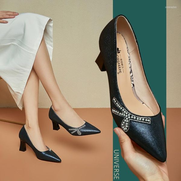 Zapatos de vestir Universe M049 Llegada Fancy Pointy Toe Crystal Pearly Lustre Tacones altos de piel de oveja genuina Señora de la oficina de las mujeres